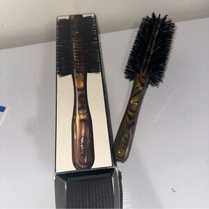 Oribe Medium Round Brush